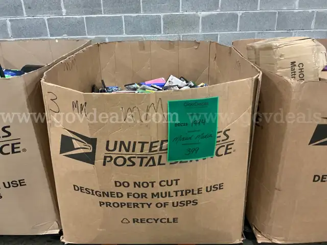 Media: Used Mixed Media (DEC25-1994)