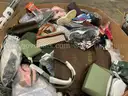 Apparel: Manually Sorted "Shoes, Handbags and Totes" (JAN26-268X)