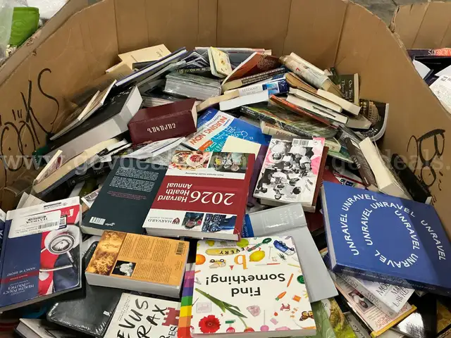 Books: Mixed "Hard and Soft Back" (JAN26-0444)