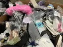 Apparel: Manually Sorted "Shoes, Handbags and Totes" (JAN26-0537X)