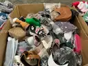 Apparel: Manually Sorted "Shoes, Handbags and Totes" (JAN26-0546X)