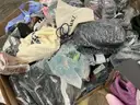 Apparel: Manually Sorted "Shoes, Handbags and Totes" (JAN26-0633X)