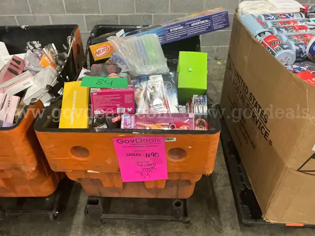 Collectibles: "Toys, Games and Puzzles" (JAN26-0690)