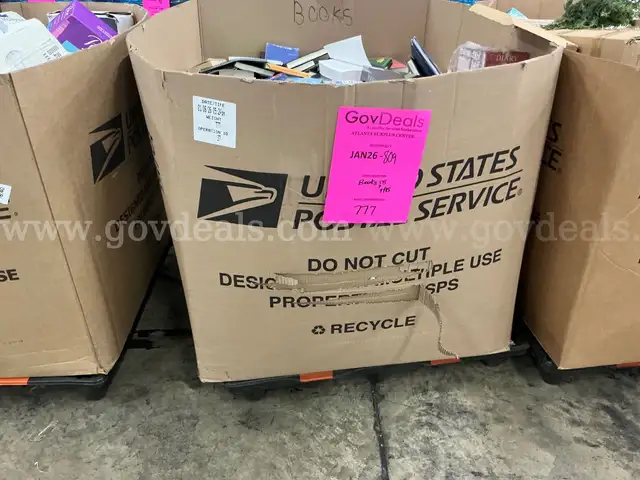 Books: Mixed "Hard and Soft Back" (JAN26-0809)