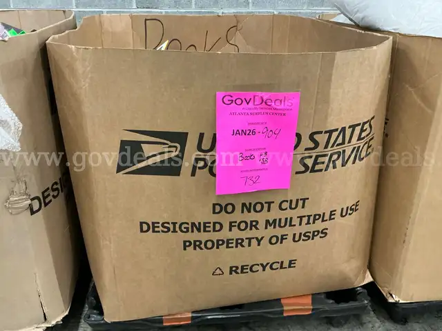 Books: Mixed "Hard and Soft Back" (JAN26-0904)