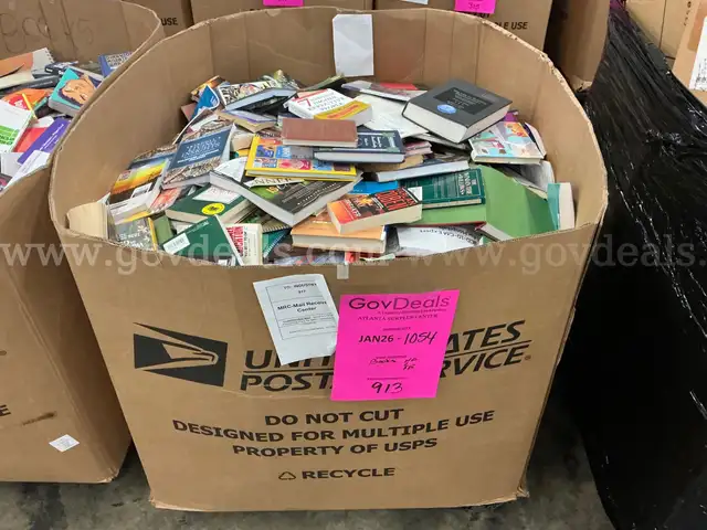 Books: Mixed "Hard and Soft Back" (JAN26-1054)