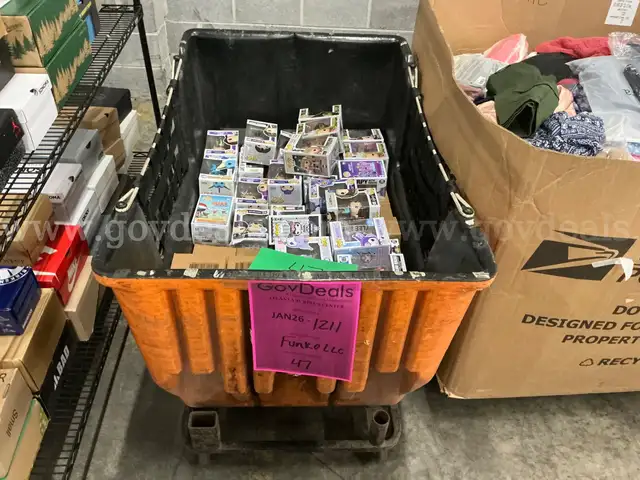 Collectibles: "Figurines" (JAN26-1211X)