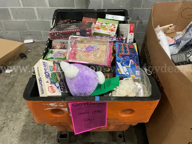 Collectibles: "Toys, Games and Puzzles" (JAN26-1390X)