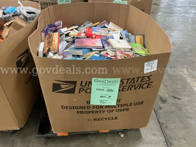 Books: Mixed "Hard and Soft Back" (FEB26-086)