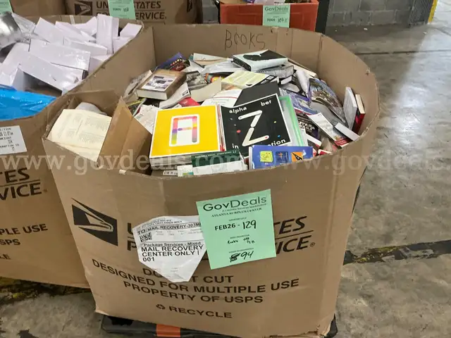 Books: Mixed "Hard and Soft Back" (FEB26-129)