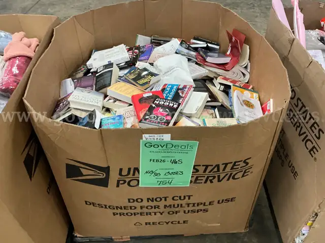 Books: Mixed "Hard and Soft Back" (FEB26-0465)