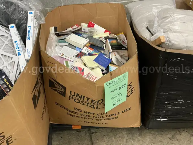 Books: Mixed "Hard and Soft Back" (FEB26-0622)