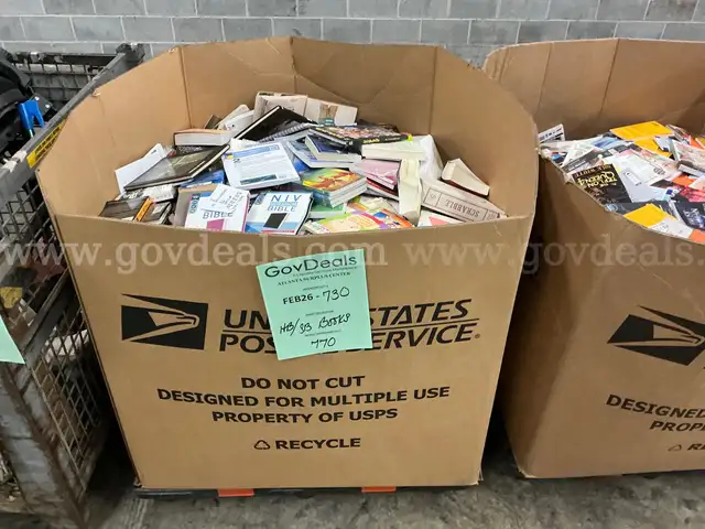 Books: Mixed "Hard and Soft Back" (FEB26-0730)