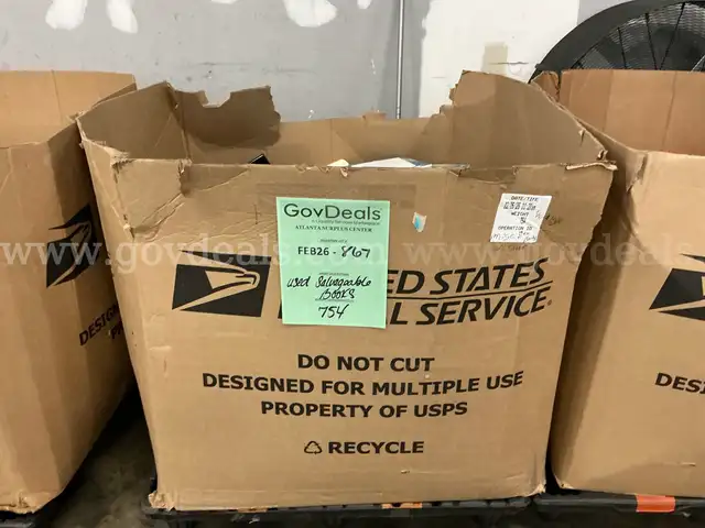 Salvageable Books ( FEB26-0867)