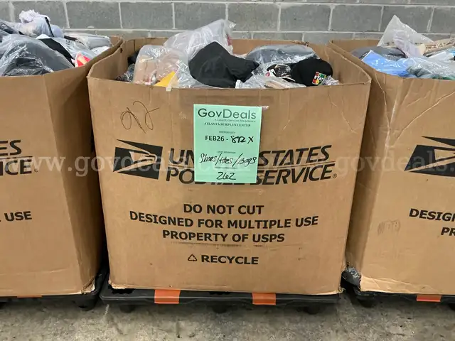 Apparel: Manually Sorted "Shoes, Handbags and Totes" (FEB26-0872X)