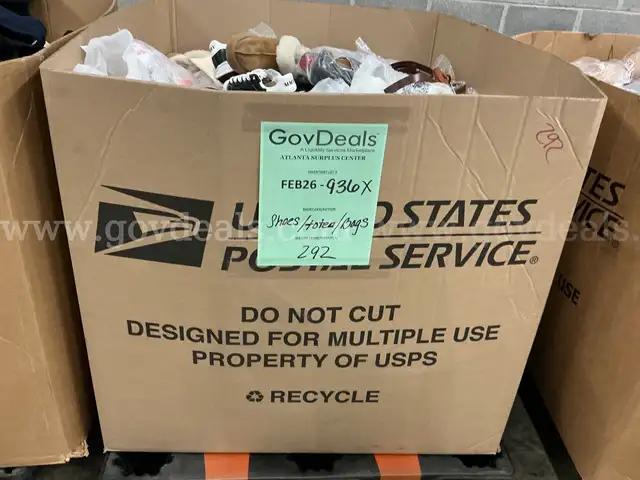 Apparel: Manually Sorted "Shoes, Handbags and Totes" (FEB26-0936X)