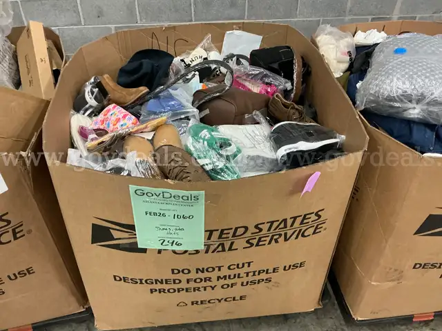 Apparel: Manually Sorted "Shoes, Handbags and Totes" (FEB26-1060X)