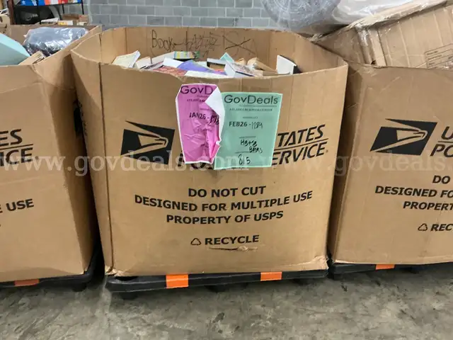 Books: Mixed "Hard and Soft Back" (FEB26-1289)