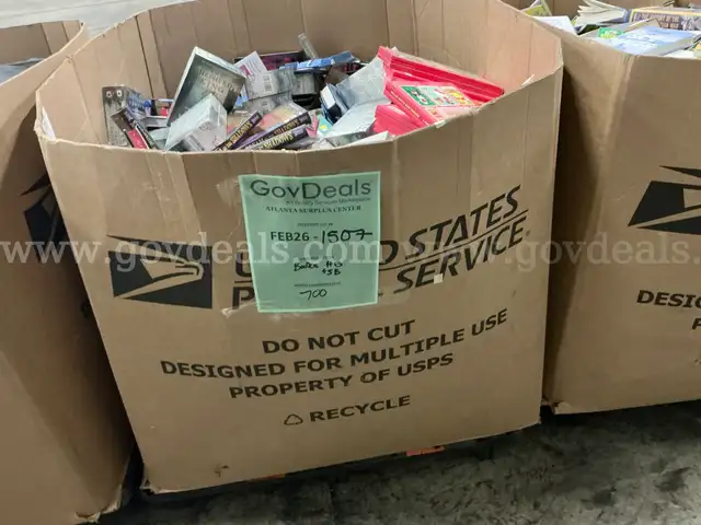 Books: Mixed "Hard and Soft Back" (FEB26-1507)