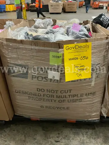 Apparel: Manually Sorted "Shoes, Handbags and Totes" (MAR26-0056X)