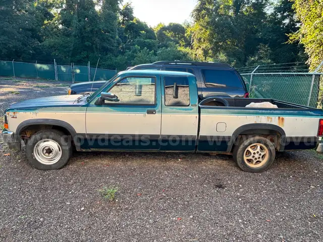 1996 Dodge Dakota Extended Cab 2WD