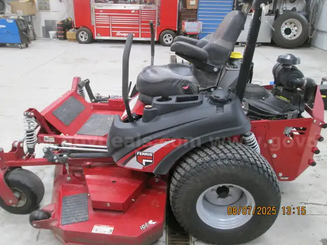 Ferris ISX 3300, 72&#x22; Zero Turn Mower
