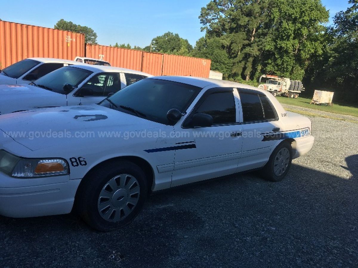 2006 Ford Crown Victoria Police Interceptor | GovDeals