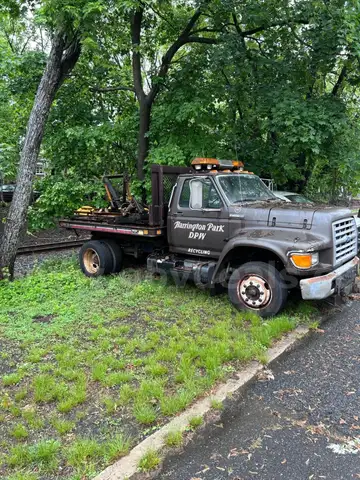 1995 Ford F700 LPO