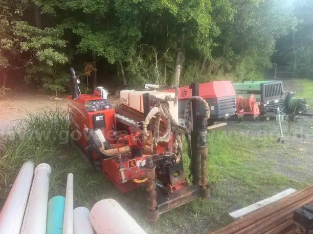 1993 DITCH WITCH TRENCHER