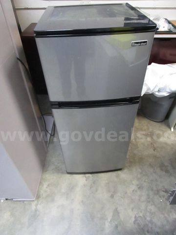 USED (1) MAGIC CHEF SMALL FRIDGE, 2-DOOR SILVER/BLACK, HVDR430SE | GovDeals