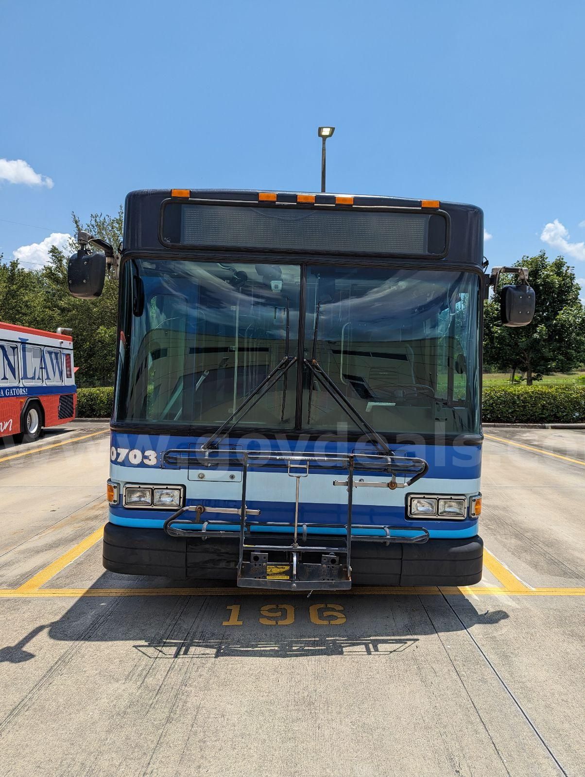 2007 GILLIG LOW FLOOR 40' BUS, BLUE | AllSurplus 2007 GILLIG LOW FLOOR 40' BUS, BLUE | AllSurplus