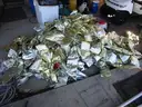 (47) USED GOLD HOLIDAY DECORATION BOWS