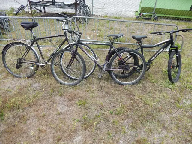 (1) USED SCHWINN BIKE; (1) USED SHASTA FEST BIKE; (1) USED OZARK TRAIL BIKE
