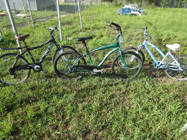 (3) USED BIKES: (1) AVALON 6061, (1) GLENDALE FITNESS SERIES, (1) SPRAYPAINTED BIKE