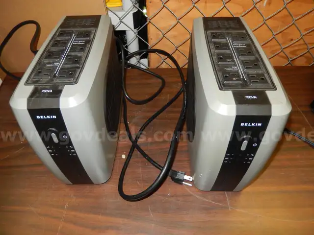 USED (2) BELKIN UPS 750VA 8 PLUG BATTERY AND SURGE PROTECTOR