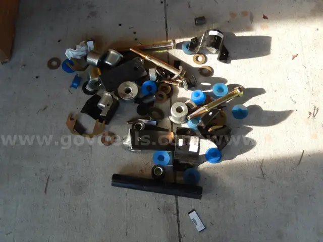 USED (1) BOX OF ASSORTED BUS PARTS/HARDWARE
