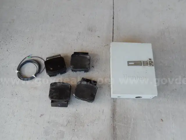 USED (4) BOSCH UFLED-8BD ILLUMINATOR, (1) HUNTER IRRIGATION CONTROLLER ICC BOX
