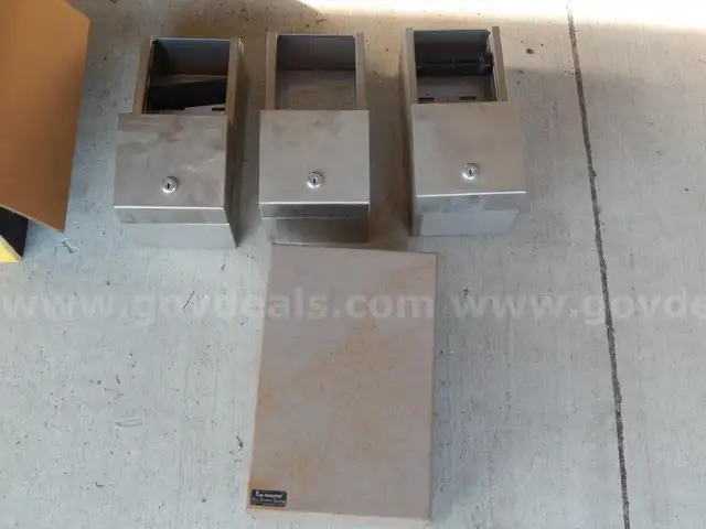 USED (1) TAN, KE-MASTER, KEY CONTROL SYSEM BOX (HOLDS 40 KEYS), (3) SILVER, TOILET PAPER DISPENSERS