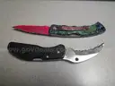 (1) USED 18&#x22; BLADE MATCHETE IN A BLACK SHEATH; (2) USED FOLDING KNIVES; (1) USED HATCHET