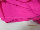 (20) USED ITEMS OF CLOTHING. VARIOUS SIZES AND TYPES.
