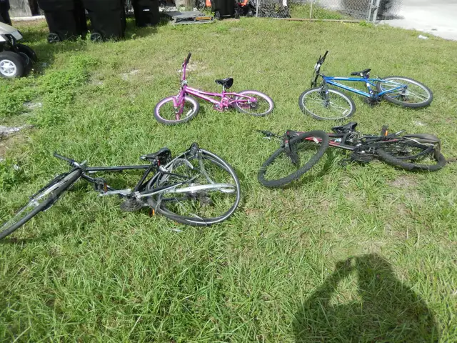 USED (1) MONGOOSE CROSSWAY 250 BIKE, (1) HUFFY ROCK CREEK BIKE, (1) KENT 2 COOL BIKE, (1) HYPER BIKE