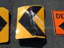 USED (5) YELLOW REFLECTOR SIGNS, (3) ROAD SHOULDER SIGNS, (1) DETOUR SIGN, (1) ARROW SIGN