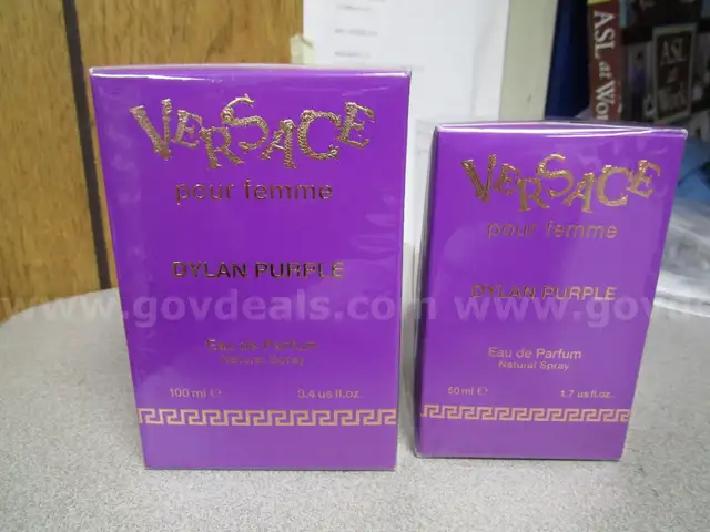 (2) UNOPENED VERSACE POUR FEMME, DYLAN PURPLE, EAU DE PARFUM NATRURAL SPRAY, 3.4 FL OZ &#x26; 1.7 FL OZ