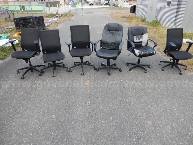 USED (4) BLACK MESH HBR CHAIR, (2) BLACK PLEATHER HBR CHAIR