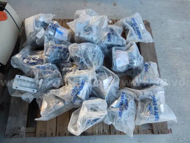 USED (20) PELCO ASTRO BRAC ATLAS CLAMP KIT FOR SP-1009-FL 84" STAINLESS CABLE