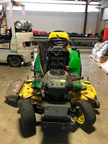 JOHN DEERE RIDING MOWER X500 ON ONE PALLET. (PARTS ONLY)