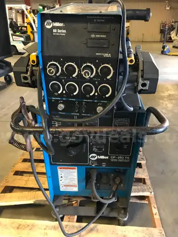 MILLER CP-250TS  WIRE FEEDER ON ONE PALLET.