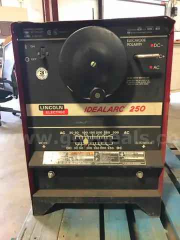 LINCOLN ELECTRIC IDEAL ARC 250 WELDER.