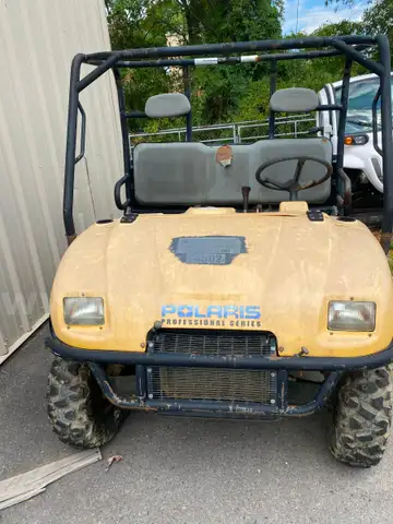 YELLOW POLARIS 4X4 UTV