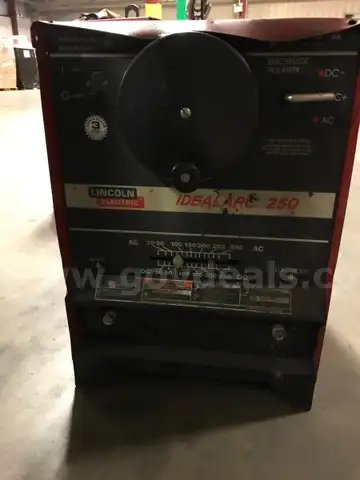 LINCOLN ELECTRIC IDEAL ARC 250 WELDER.